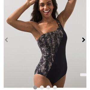 New Chico’s Amoressa Cassandra Black Metallic Silver One Shoulder One Pi…